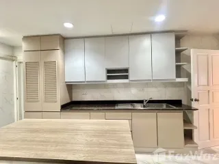 For rent 4 ベッドルーム condo in Watthana, Bangkok