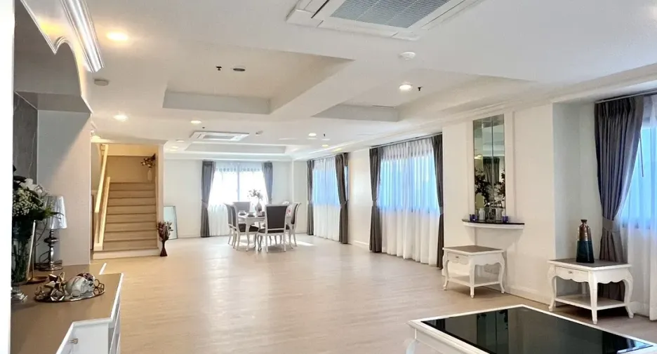 Wohnung zur Miete mit 4 Zimmer in Watthana, Bangkok