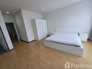 For rent 4 bedrooms house in Phra Khanong, Bangkok