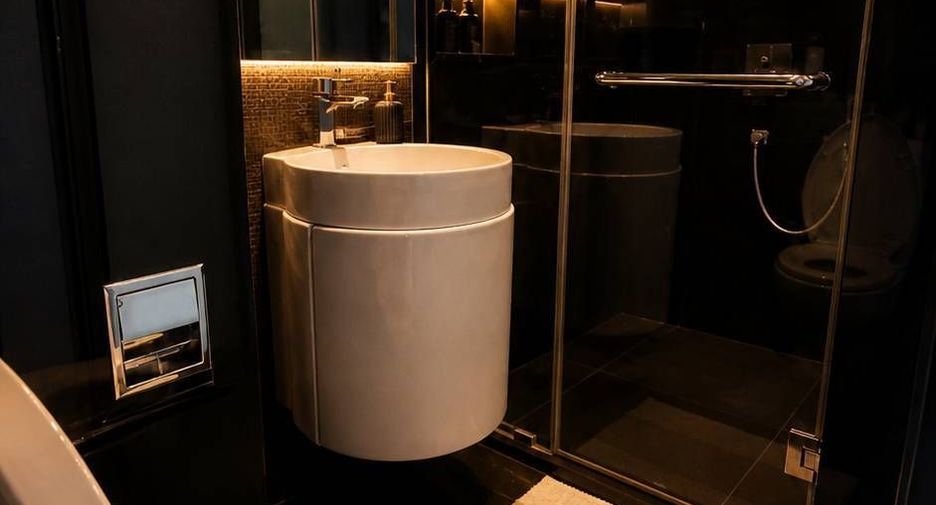 For rent studio condo in Khlong Toei, Bangkok
