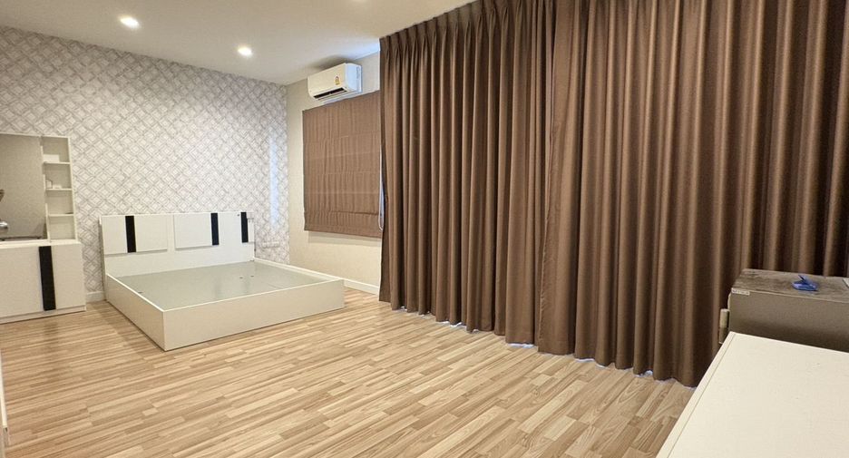 For sale 3 bedrooms townhouse in Bang Sao Thong, Samut Prakan