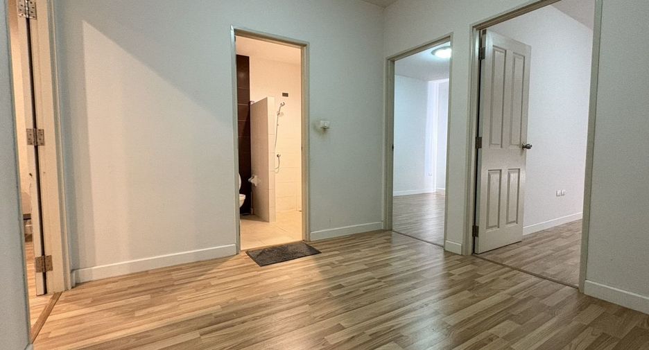 For sale 3 bedrooms townhouse in Bang Sao Thong, Samut Prakan