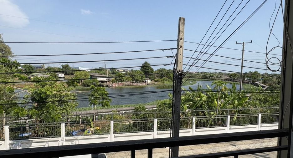 For sale 3 bedrooms townhouse in Bang Sao Thong, Samut Prakan