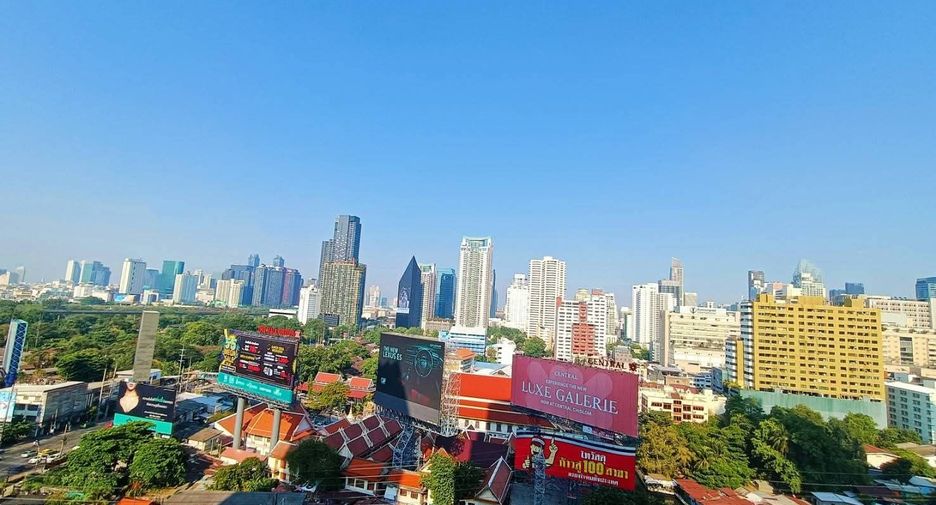 For rent 2 bedrooms condo in Watthana, Bangkok