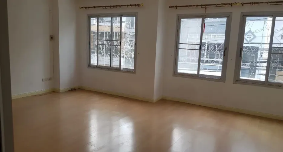 For sale 4 bedrooms townhouse in Bueng Kum, Bangkok