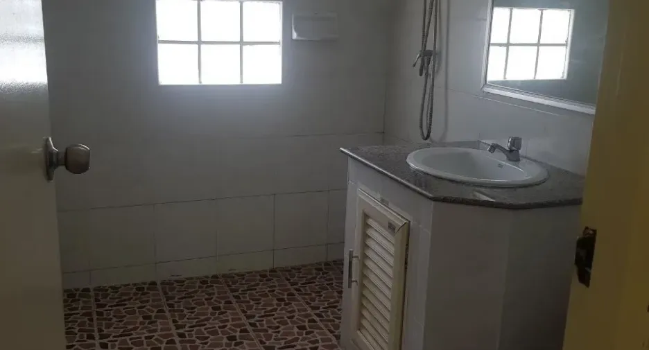 For sale 4 bedrooms townhouse in Bueng Kum, Bangkok