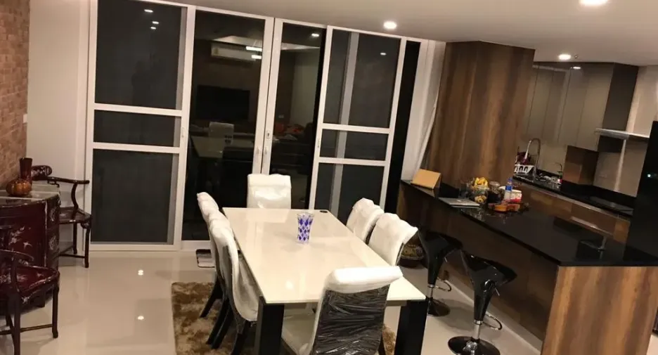 ให้เช่า 3 ห้องนอน คอนโด ใน วัฒนา, กรุงเทพฯ
