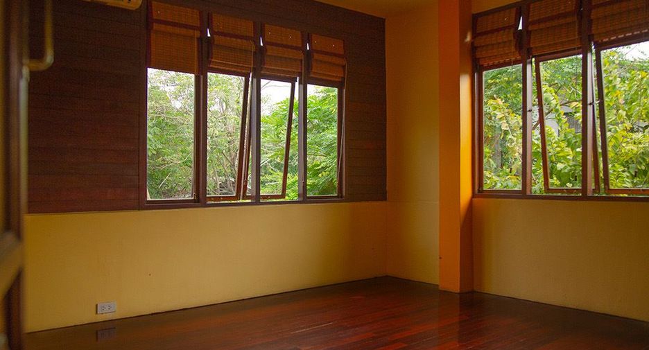 For sale 3 bedrooms house in Din Daeng, Bangkok
