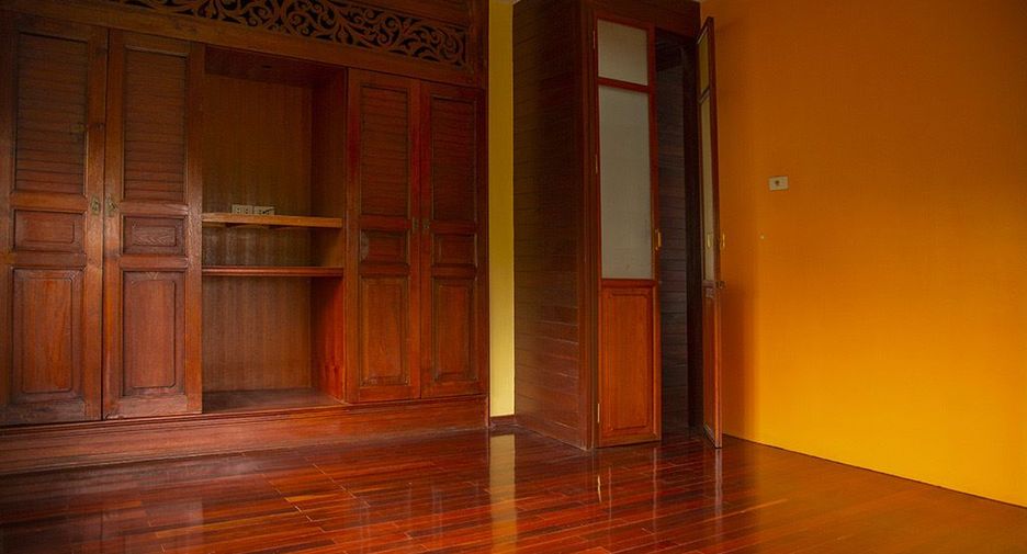 For sale 3 bedrooms house in Din Daeng, Bangkok