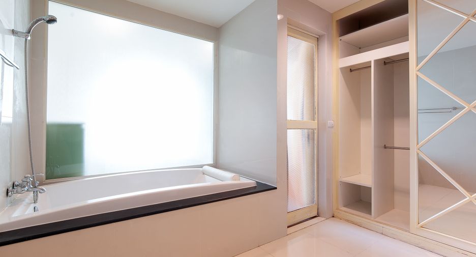 Wohnung zur Miete mit 1 Zimmer in Pathum Wan, Bangkok