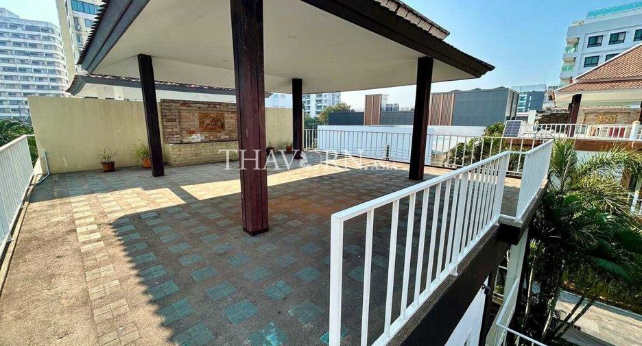 For sale 3 bedrooms house in Pratumnak, Pattaya
