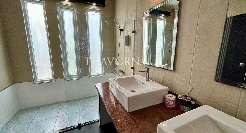 For sale 3 bedrooms house in Pratumnak, Pattaya