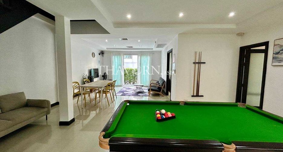 For sale 3 bedrooms house in Pratumnak, Pattaya