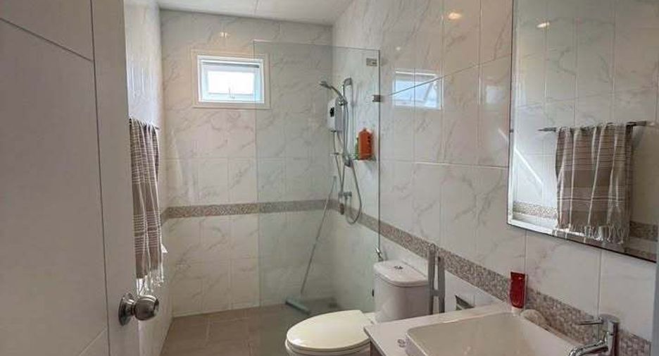 Villa en alquiler de 3 habitaciones en Mueang Phuket, Phuket