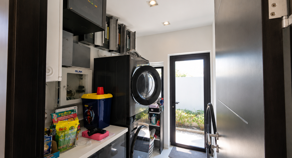 For sale 8 bedrooms house in Jomtien, Pattaya