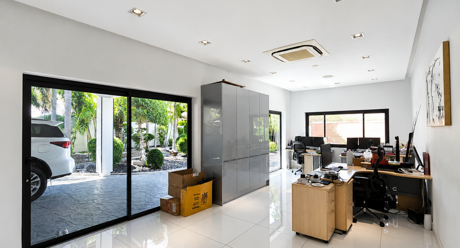 For sale 8 bedrooms house in Jomtien, Pattaya