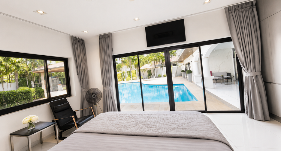 For sale 8 bedrooms house in Jomtien, Pattaya