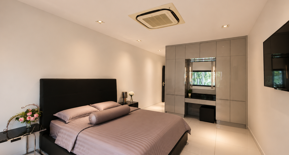 For sale 8 bedrooms house in Jomtien, Pattaya