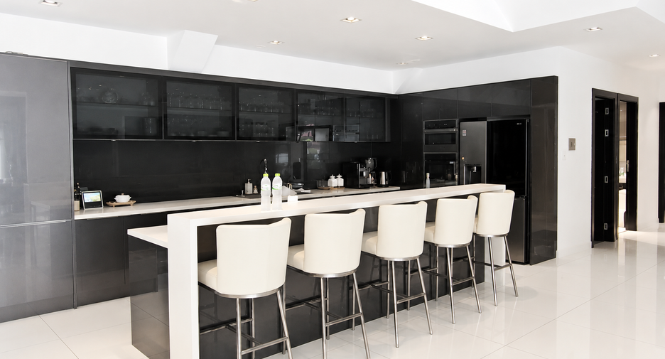 For sale 8 bedrooms house in Jomtien, Pattaya