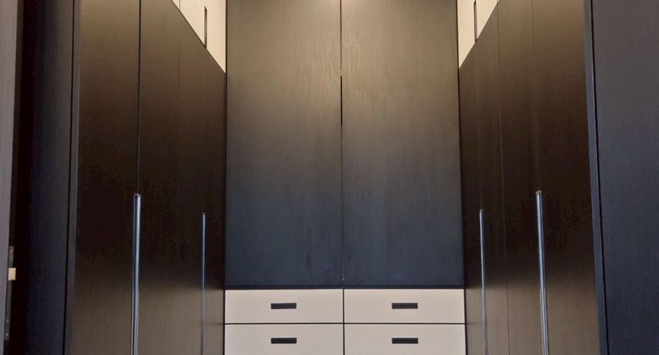 For rent and for sale 5 bedrooms townhouse in Wang Thonglang, Bangkok