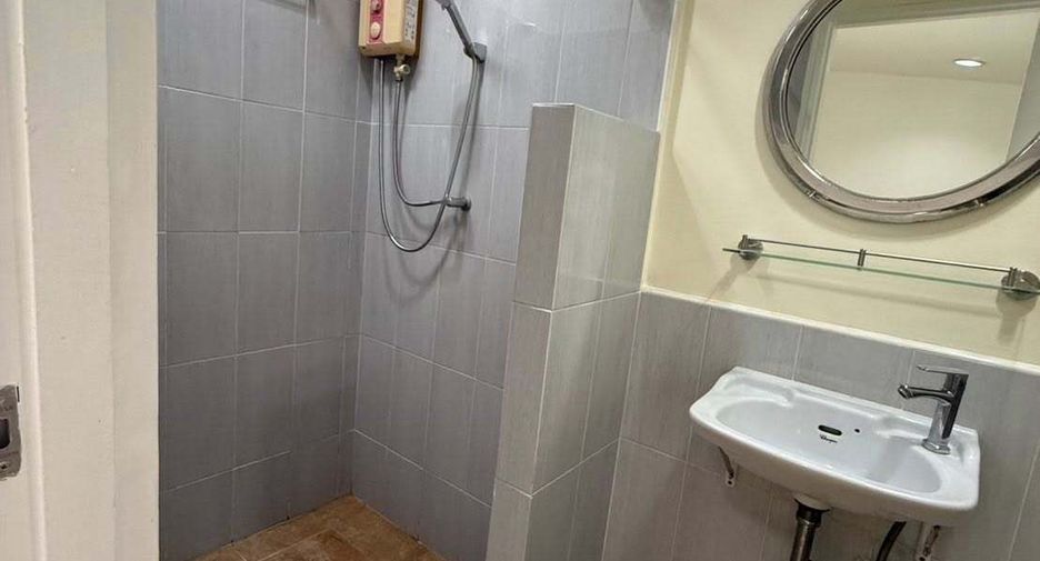 For rent 3 ベッドルーム house in Khlong Toei, Bangkok