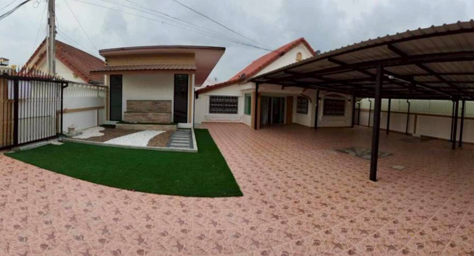 For rent 5 bedrooms house in Bang Lamung, Chonburi