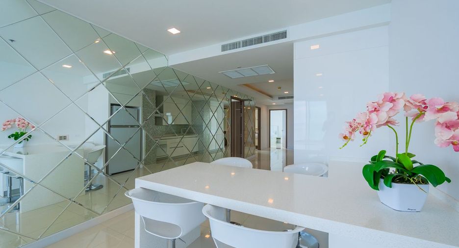 For sale 3 bedrooms condo in Sattahip, Chonburi