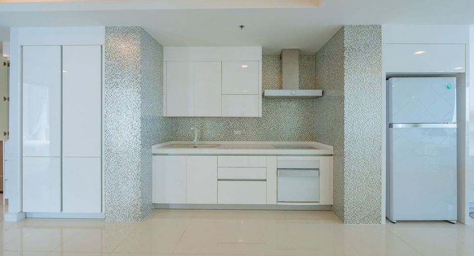 For sale 3 bedrooms condo in Sattahip, Chonburi