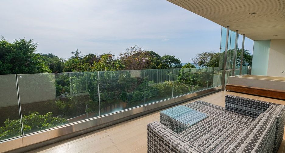 For rent 2 bedrooms condo in North Pattaya, Pattaya