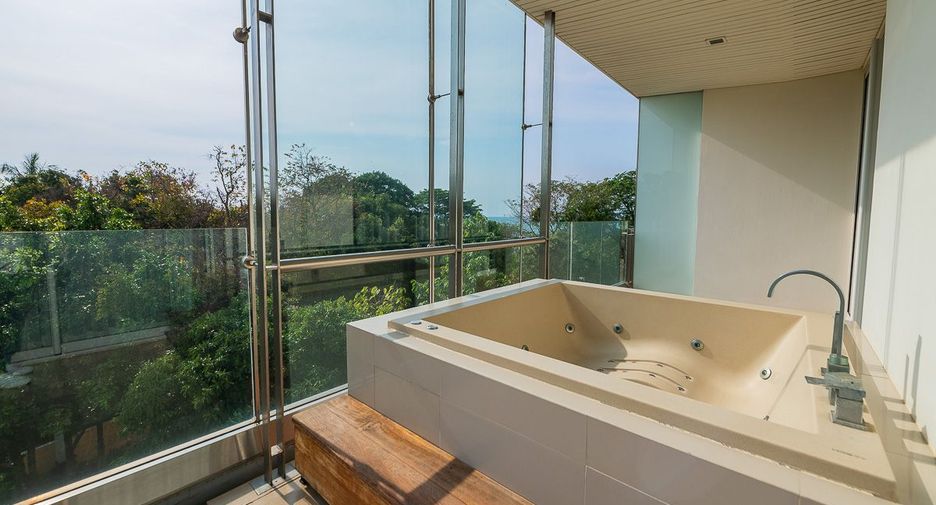 For rent 2 bedrooms condo in North Pattaya, Pattaya