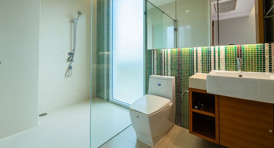 For rent 2 bedrooms condo in North Pattaya, Pattaya