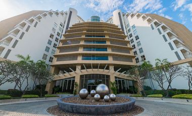 For rent 2 bedrooms condo in North Pattaya, Pattaya