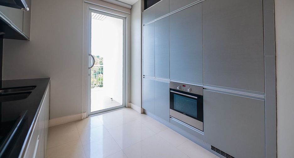 For rent 2 bedrooms condo in North Pattaya, Pattaya