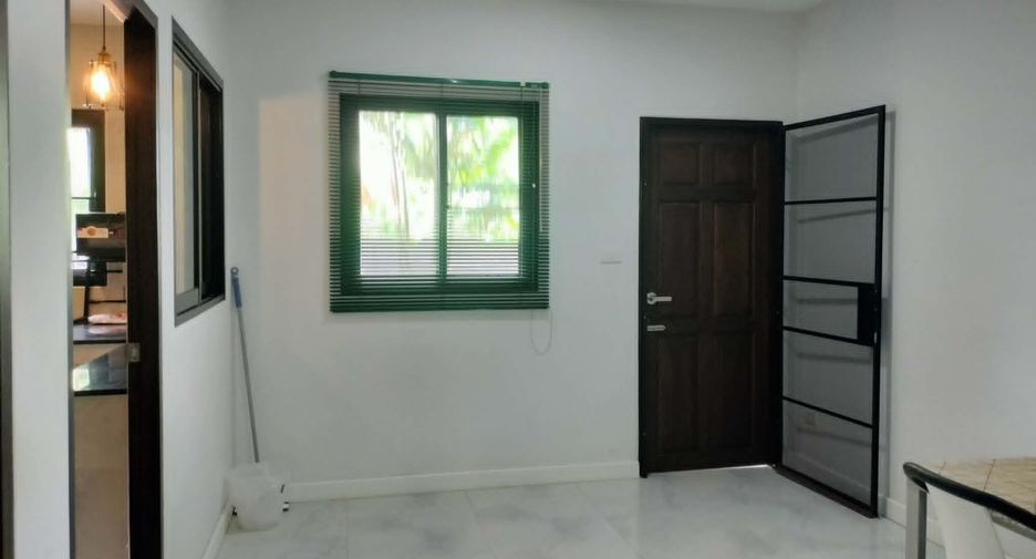 For rent 3 bedrooms townhouse in Mueang Chiang Mai, Chiang Mai