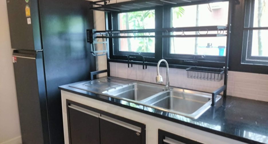 For rent 3 bedrooms townhouse in Mueang Chiang Mai, Chiang Mai