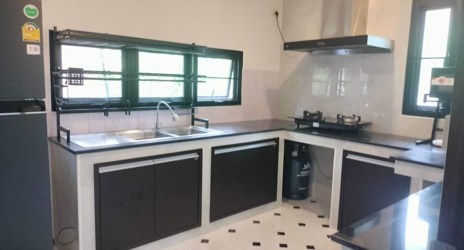 For rent 3 bedrooms townhouse in Mueang Chiang Mai, Chiang Mai
