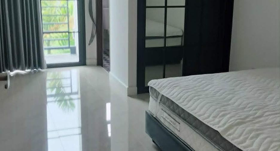 For rent 3 bedrooms townhouse in Mueang Chiang Mai, Chiang Mai