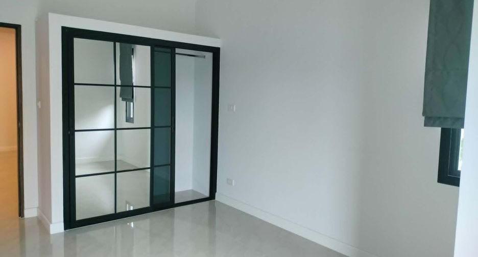 For rent 3 bedrooms townhouse in Mueang Chiang Mai, Chiang Mai