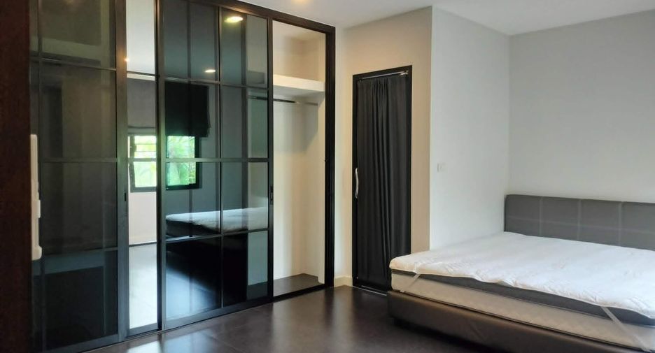 For rent 3 bedrooms townhouse in Mueang Chiang Mai, Chiang Mai
