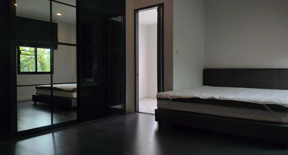For rent 3 bedrooms townhouse in Mueang Chiang Mai, Chiang Mai