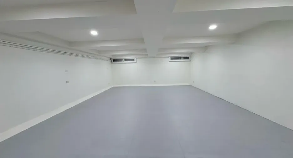 Reihenhaus zum Kauf und zur Miete mit 4 Zimmer in Pathum Wan, Bangkok