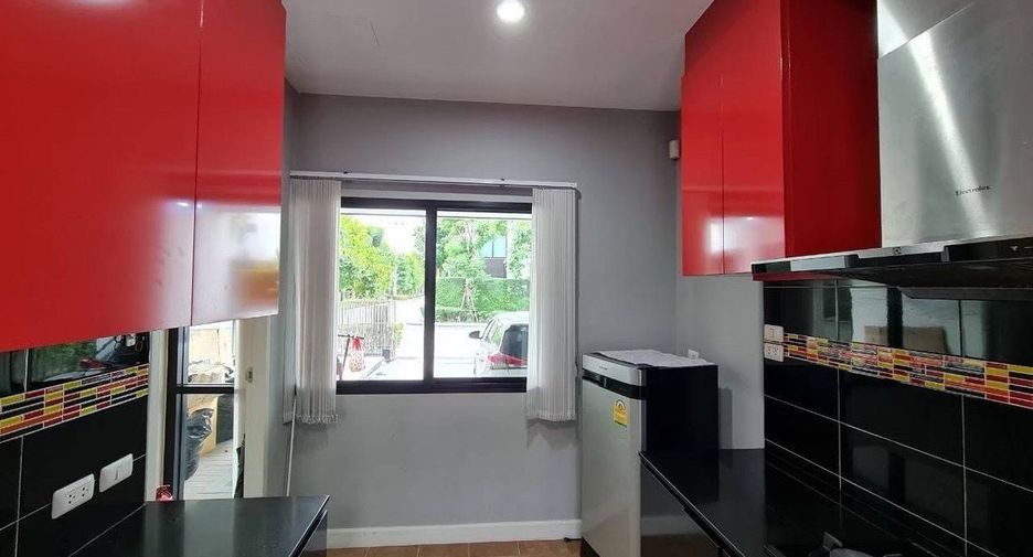 For sale and for rent 6 bedrooms house in Prawet, Bangkok