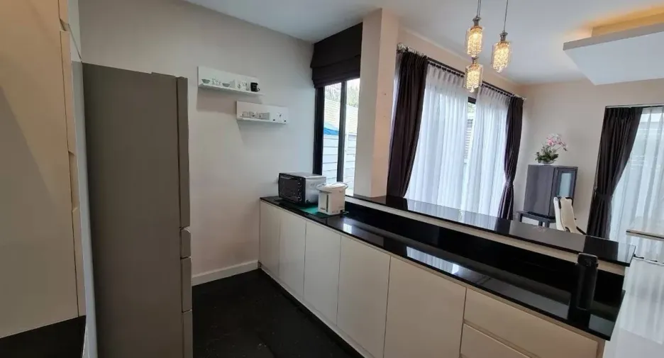 For sale and for rent 6 bedrooms house in Prawet, Bangkok