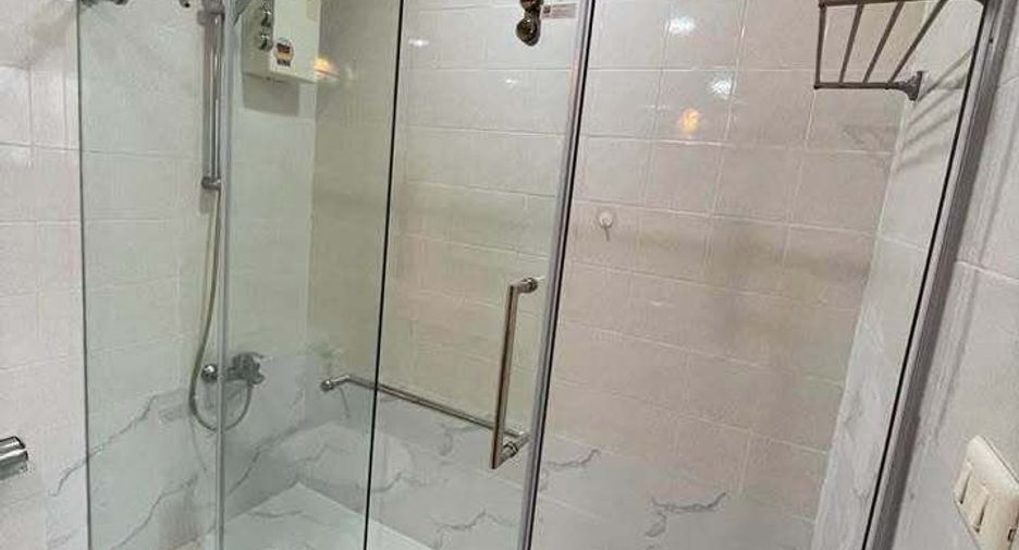 For rent 4 bedrooms condo in Watthana, Bangkok