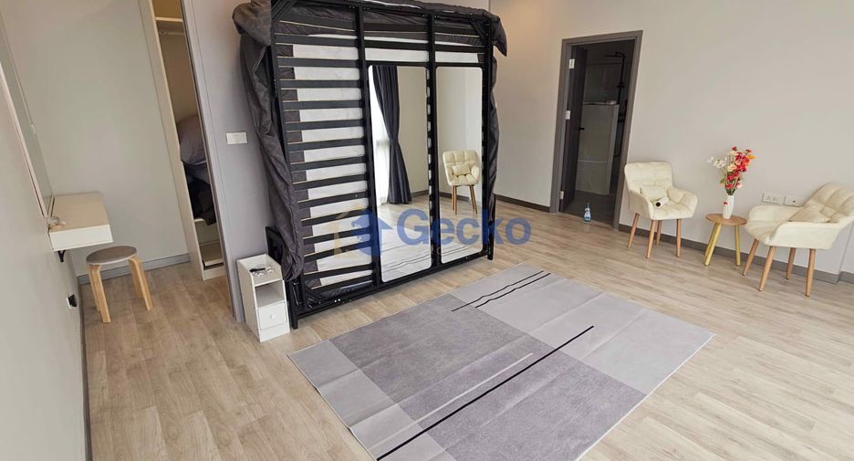 For sale 4 bedrooms house in Huay Yai, Pattaya