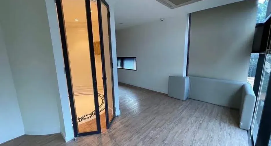For rent 3 bedrooms office in Watthana, Bangkok