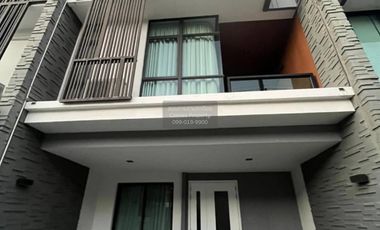 For rent 3 bedrooms townhouse in Bueng Kum, Bangkok