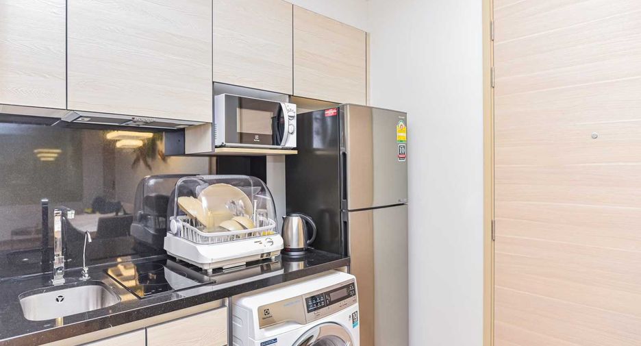 For rent 2 bedrooms condo in Khlong Toei, Bangkok