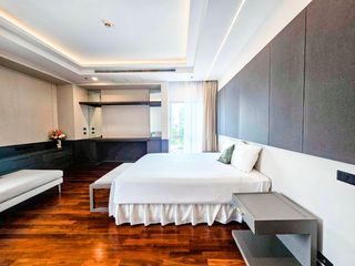 For rent 3 bedrooms condo in Pathum Wan, Bangkok