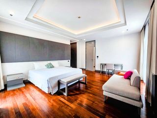 For rent 3 bedrooms condo in Pathum Wan, Bangkok
